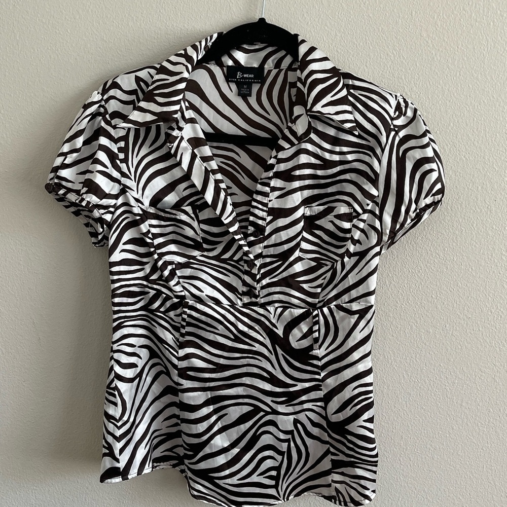 Byer California Black & White Zebra Print Short Sleeve Blouse Size M